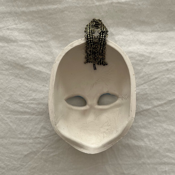 Venetian Hand-Painted Ceramic Mini Mask with Music Notes - Picture 2 of 2